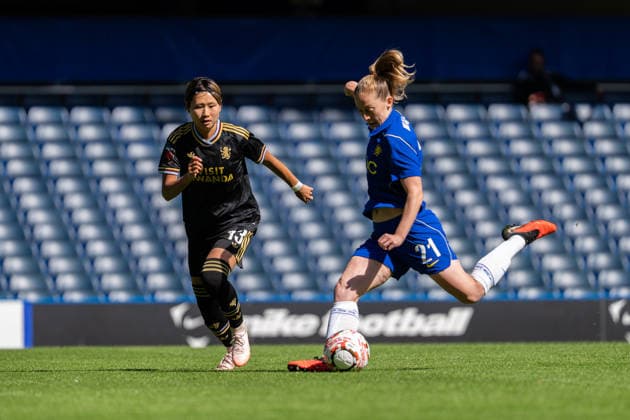 September 5, 2026, London, England, United Kingdom: Chelsea s Keira Walsh shoots from outside the box during the Barclays Women s Super League match against Aston Villa at Stamford Bridge. Women s Soccer 2026: Chelsea Vs Aston Villa  - ZUMAh209 20260905_zsp_h209_026 Copyright: xAlixHabibx