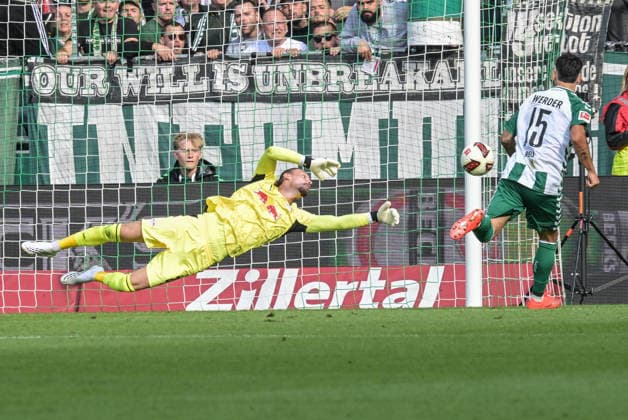 Glanzparade Torwart Maarten Vandevoordt (RB Leipzig 26), SV Werder Bremen - RB Leipzig, Fussball, Bundesliga, DFL, 05.9.2026 DFB regulations prohibit any use of photographs as image sequences and or quasi-video Bremen Bremen Deutschland *** Spectacular save by goalkeeper Maarten Vandevoordt, RB Leipzig 26, SV Werder Bremen RB Leipzig, soccer, Bundesliga, DFL, September 5, 2026. DFB regulations prohibit any use of photographs as image sequences and or quasi-videos. Bremen, Bremen, Germany Copyright: xkolbert-press BurghardxSchreyerx