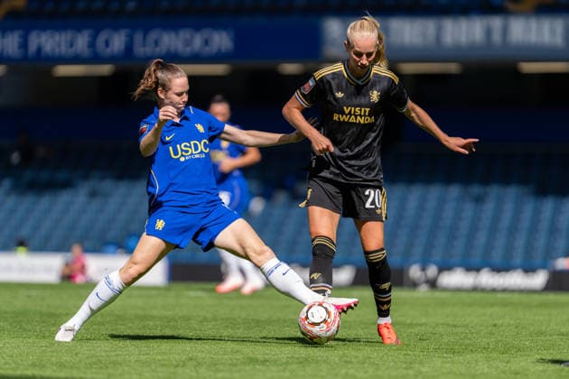 September 5, 2026, London, England, United Kingdom: Chelsea and Aston Villa players compete for the ball during the Barclays Women s Super League match at Stamford Bridge. London United Kingdom - ZUMAh209 20260905_zsp_h209_029 Copyright: xAlixHabibx