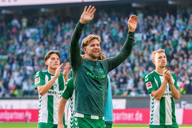 Niklas Füllkrug (Werder Bremen, 10) winkt nach Abpfiff den Werder Fans, Deutschland: Fussball, Bundesliga, Saison 2026 27, 2. Spieltag, 05.09.2026, Werder Bremen vs RB Leipzig, Weserstadion (Bremen) *** Niklas Füllkrug of Werder Bremen, No. 10, waves to the Werder fans after the final whistle, German soccer, Bundesliga, 2026–27 season, Matchday 2, September 5, 2026, Werder Bremen vs. RB Leipzig, Weserstadion, Bremen Copyright: xLeonxFrickx