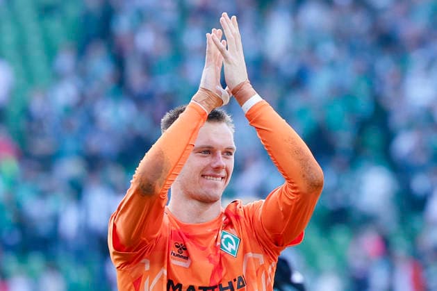 Torhueter Karl Hein (Werder Bremen) jubelt waehrend des Spiels der 1. Bundesliga zwischen SV Werder Bremen und RB Leipzig, Weserstadion am 05. September 2026 in Bremen, Deutschland. (Foto von Marco Steinbrenner DeFodi Images) +++ Torhueter Karl Hein (Werder Bremen) cheers during the Bundesliga match between SV Werder Bremen and RB Leipzig at Weserstadion on September 5, 2026 in Bremen, Germany. (Photo by Marco Steinbrenner DeFodi Images) DFB DFL REGULATIONS PROHIBIT ANY USE OF PHOTOGRAPHS AS IMAGE SEQUENCES AND OR QUASI-VIDEO. (Photo by Marco Steinbrenner DeFodi Images) - *** Goalkeeper Karl Hein of Werder Bremen celebrates during the Bundesliga 1 match between SV Werder Bremen and RB Leipzig at Weserstadion on September 5, 2026, in Bremen, Germany. Photo by Marco Steinbrenner, DeFodi Images. Goalkeeper Karl Hein of Werder Bremen cheers during the Bundesliga match between SV Werder Bremen and RB Leipzig at Weserstadion on September 5, 2026 in Bremen, Germany. Photo by Marco Steinbrenner, DeFodi Images. DFB and DFL regulations prohibit any use of photographs as image sequences and or quasi-video. Photo by Marco Steinbrenner, DeFodi Images