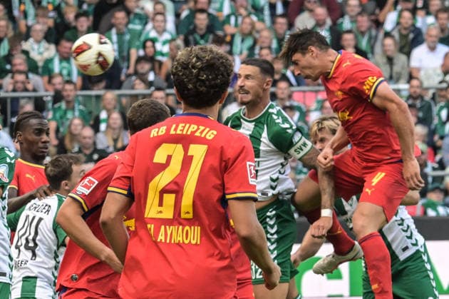 Kopfball von Willi Orban (RB Leipzig 4), SV Werder Bremen - RB Leipzig, Fussball, Bundesliga, DFL, 05.9.2026 DFB regulations prohibit any use of photographs as image sequences and or quasi-video Bremen Bremen Deutschland *** Header by Willi Orban, RB Leipzig 4, SV Werder Bremen; RB Leipzig, Soccer, Bundesliga, DFL, September 5, 2026. DFB regulations prohibit any use of photographs as image sequences and or quasi-video. Bremen, Bremen, Germany Copyright: xkolbert-press BurghardxSchreyerx