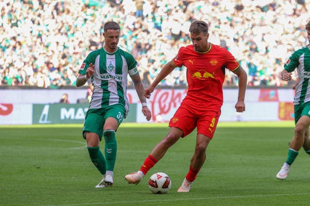 05.09.2026, xtgx, Fussball - 1.Bundesliga SV Werder Bremen - RB Leipzig v.l. Marco Friedl (Bremen, 32), Marc Guiu (Leipzig, 9) Zweikampf, Duell, Kampf, tackle (DFL DFB REGULATIONS PROHIBIT ANY USE OF PHOTOGRAPHS as IMAGE SEQUENCES and or QUASI-VIDEO) Bremen *** September 5, 2026, xtgx, Soccer, Bundesliga 1, SV Werder Bremen vs. RB Leipzig, Marco Friedl, Bremen, 32, Marc Guiu, Leipzig, 9, tackle, duel, battle, DFL and DFB regulations prohibit any use of photographs as image sequences and or quasi-video, Bremen