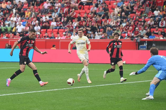 Patrik SCHICK (LEV) schiesst das Tor zum 3:0 Fussball 1. Bundesliga, 2.Spieltag, matchday2, Bayer Leverkusen (LEV) - 1. FC Union Berlin (UB) 4-0 am 18.04.2026 in Leverkusen Deutschland. DFL regulations prohibit any use of photographs as image sequences and or quasi-video Â *** Patrik SCHICK (LEV) scores the goal to make it 3–0. Soccer, Bundesliga 1, Matchday 2, Bayer Leverkusen (LEV) 1, FC Union Berlin (UB) 4–0 on April 18, 2026, in Leverkusen, Germany. DFL regulations prohibit any use of photographs as image sequences and or quasi-video.