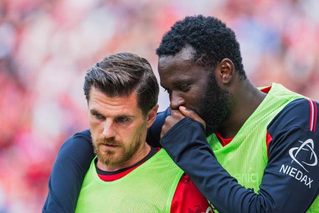 Jonas Hofmann (Bayer 04 Leverkusen, 07) und Victor Boniface (Bayer 04 Leverkusen, 22) tuscheln Bayer 04 Leverkusen vs. 1.FC Union Berlin, Fussball, 1.Bundesliga, 2.Spieltag, Saison 2026 27, 05.09.2026, DFL REGULATIONS PROHIBIT ANY USE OF PHOTOGRAPHS AS IMAGE SEQUENCES AND OR QUASI-VIDEO, Bayer 04 Leverkusen vs. 1.FC Union Berlin, Fussball, 1.Bundesliga, 2.Spieltag, Saison 2026 27, 05.09.2026 Leverkusen *** Jonas Hofmann (Bayer 04 Leverkusen, 7) and Victor Boniface (Bayer 04 Leverkusen, 22) whisper during Bayer 04 Leverkusen vs. 1. FC Union Berlin, soccer, Bundesliga 1, Matchday 2, 2026–27 season, September 5, 2026, DFL regulations prohibit any use of photographs as image sequences and or quasi-video, Bayer 04 Leverkusen vs. 1. FC Union Berlin, soccer, Bundesliga 1, Matchday 2, 2026–27 season, September 5, 2026, Leverkusen Copyright: xEibner-Pressefoto LukasxBaldygax EP_LBA
