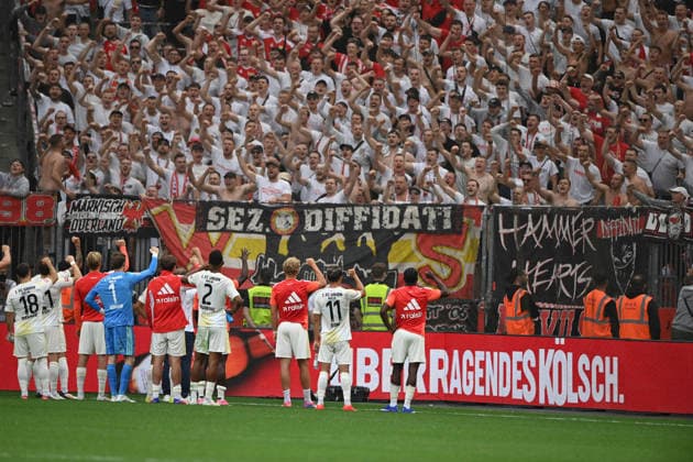 Union Berlin enttaeuscht, enttäuscht, Enttäuschung, Enttaeuschung, vor ihren Fans, Fussball 1. Bundesliga, 2.Spieltag, matchday2, Bayer Leverkusen (LEV) - 1. FC Union Berlin (UB) 4-0 am 18.04.2026 in Leverkusen Deutschland. DFL regulations prohibit any use of photographs as image sequences and or quasi-video Â *** Union Berlin disappoints, disappointment, in front of their fans, Soccer 1 Bundesliga, Matchday 2, matchday2, Bayer Leverkusen (LEV) 1, FC Union Berlin (UB) 4–0 on April 18, 2026, in Leverkusen, Germany. DFL regulations prohibit any use of photographs as image sequences and or quasi-video.