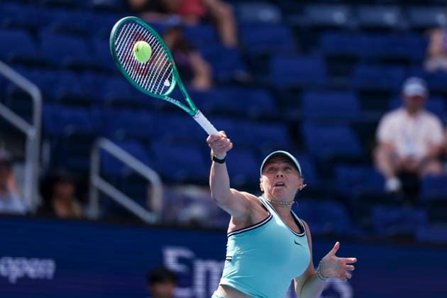 US Open tennis tournament - Day 7 Amanda Anisimova of the US in action against Anastasia Potapova of Austria during the Women™s Singles round 3 of the US Open Tennis Championships at the USTA Billie Jean King National Tennis Center in Flushing Meadows, New York, USA, 05 September 2026. The 2026 US Open tournament runs from 23 August through 13 September. FLUSHING MEADOWS NEW YORK United States  Copyright: xSARAHxYENESELx