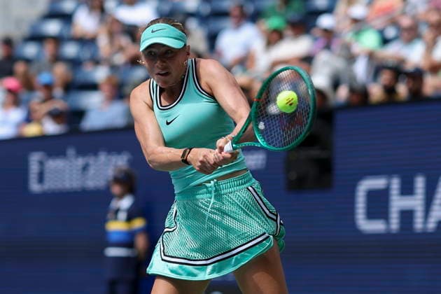 US Open tennis tournament - Day 7 Amanda Anisimova of the US in action against Anastasia Potapova of Austria during the Women™s Singles round 3 of the US Open Tennis Championships at the USTA Billie Jean King National Tennis Center in Flushing Meadows, New York, USA, 05 September 2026. The 2026 US Open tournament runs from 23 August through 13 September. FLUSHING MEADOWS NEW YORK United States  Copyright: xSARAHxYENESELx