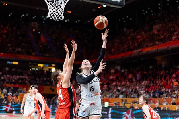 Luisa Geiselsoder (Germany), 15, on a layup; Azusa Asahina (Japan), 14; GER, Germany vs. Japan, Basketball, 2026 FIBA Women’s World Cup, Group Stage, Matchday 2, September 5, 2026, GER, Germany vs. Japan, Basketball, 2026 FIBA Women’s World Cup, Group Stage, Matchday 2, September 5, 2026, Berlin Copyright: xEibner-Pressefoto MaxxVincenx EP_MVN