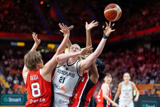 Marie Guelich (Germany), 21, taking a shot; Maki Takada (Japan), 08; GER, Germany vs. Japan, basketball, 2026 FIBA Women’s World Cup, group stage, Matchday 2, September 5, 2026 GER, Germany vs. Japan, Basketball, 2026 FIBA Women’s World Cup, Group Stage, Matchday 2, September 5, 2026 Berlin Copyright: xEibner-Pressefoto MaxxVincenx EP_MVN