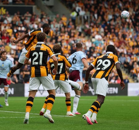Hull City v Aston Villa Premier League Semi Ajayi of Hull City heads the ball clear during the Premier League match at the MKM Stadium, Hull 05 09 2026 UK Newspapers OUT Copyright: xAndyxSumnerx FIL-23883-0136