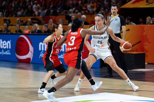 Clara Bielefeld (Germany), 25, in a one-on-one battle for the ball with Stephanie Mawuli (Japan), 03, GER, Germany vs. Japan, Basketball, 2026 FIBA Women’s World Cup, Group Stage, Matchday 2, September 5, 2026, GER, Germany vs. Japan, Basketball, 2026 FIBA Women’s World Cup, Group Stage, Match Day 2, September 5, 2026, Berlin Copyright: xEibner-Pressefoto MaxxVincenx EP_MVN