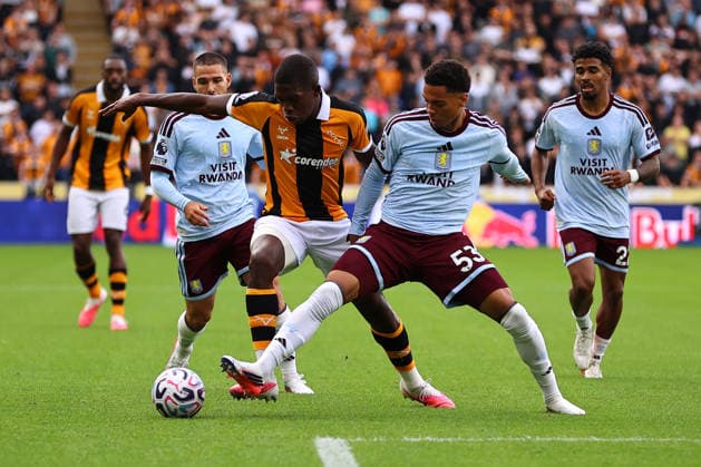 Hull City v Aston Villa, Premier League George Hemmings of Aston Villa and Lucas Gourna-Douath of Hull City battle for possession during the Hull City v Aston Villa Premier League match at the MKM Stadium, Hull, England on 5 September 2026 Credit: Ryan Crockett Every Second Media Editorial use only. All images are copyright Every Second Media Limited. No images may be reproduced without prior permission. All rights reserved. Premier League and Football League images are subject to licensing agreements with Football DataCo Limited. see https: www.football-dataco.com Copyright: xIMAGO EveryxSecondxMediax ESM-2139-0033 RyanxCrockettx xEveryxSecondxMediax