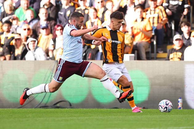 Hull City v Aston Villa, Premier League John McGinn of Aston Villa and Ryan Giles of Hull City battle for possession during the Hull City v Aston Villa Premier League match at the MKM Stadium, Hull, England on 5 September 2026 Credit: Ryan Crockett Every Second Media Editorial use only. All images are copyright Every Second Media Limited. No images may be reproduced without prior permission. All rights reserved. Premier League and Football League images are subject to licensing agreements with Football DataCo Limited. see https: www.football-dataco.com Copyright: xIMAGO EveryxSecondxMediax ESM-2139-0034 RyanxCrockettx xEveryxSecondxMediax