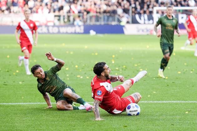 UTRECHT - Dean James of Go Ahead Eagles, Ãngel Alarcon of FC Utrecht (lr) during the Dutch Eredivisie match between FC Utrecht and Go Ahead Eagles at Galgenwaard Stadium on 15 August 2026 in Utrecht, the Netherlands. RONALD HOOGENDOORN ANP 2026 27 Eredivisie xVIxANPxSportx xxANPxIVx 567260407 originalFilename: 567260407.jpg