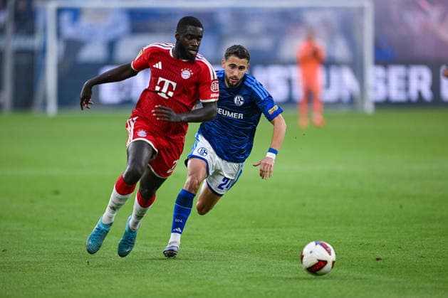 05.09.2026, Fussball, Saison 2026 2027, Bundesliga, FC Schalke 04 - FC Bayern München, Dayot Upamecano (FC Bayern München) , Adil Aouchiche (FC Schalke 04) xRHR-FOTO YYx *** September 5, 2026, Soccer, 2026–2027 Season, Bundesliga, FC Schalke 04 vs. FC Bayern Munich, Dayot Upamecano (FC Bayern Munich), Adil Aouchiche (FC Schalke 04) xRHR PHOTO YYx Copyright: KROEGER RHR-FOTOx RHR-FOTO YY