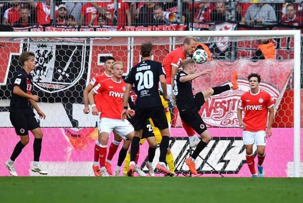 Rot Weiss Essen vs. Viktoria Köln ** FOR EDITORIAL USE ONLY ** EDITORIAL USE ONLY ** p Soccer 3rd Division, Matchday 4: Rot-Weiss Essen vs. Viktoria Köln on September 5, 2026, at the Stadion an der Hafenstrasse in Essen. Lucas Brumme (Rot-Weiss Essen), top; Meiko Sponsel (Viktoria Köln), bottom. Germany, North Rhine-Westphalia, Essen. Copyright ThorstenxTillmann Copyright: ThorstenxTillmann doc87h0obtabe0zj8rdg4v ,EDITORIAL USE ONLY Copyright: ThorstenxTillmann