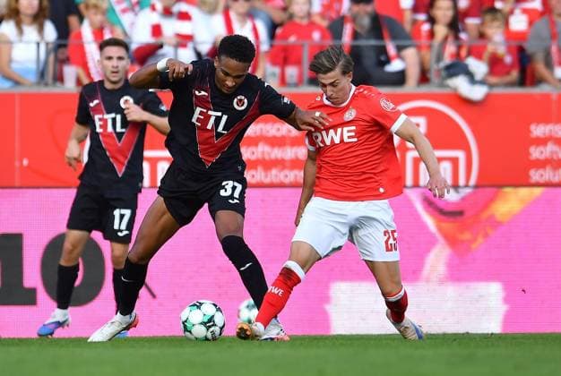 Rot Weiss Essen vs. Viktoria Köln ** FOR EDITORIAL USE ONLY ** EDITORIAL USE ONLY ** Soccer 3rd Division, Matchday 4: Rot-Weiss Essen vs. Viktoria Köln on September 5, 2026, at the Stadion an der Hafenstrasse in Essen. Noah Maboulou (Viktoria Köln, left) and Nick Bätzner (Rot-Weiss Essen, right). Essen, North Rhine-Westphalia, Germany. Copyright ThorstenxTillmann Copyright: ThorstenxTillmann doc87h0obv9d6v1m81oh9qu ,EDITORIAL USE ONLY Copyright: ThorstenxTillmann