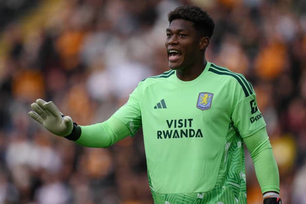 Hull City v Aston Villa Premier League Aston Villa goal keeper Zion Suzuki during the Premier League match at the MKM Stadium, Hull 05 09 2026 UK Newspapers OUT Copyright: xDanielxHamburyx FIL-23884-0068