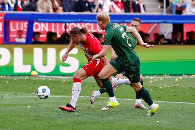 UTRECHT , 05-09-2026 , Stadium De Galgenwaard , season 2026 2027 , Dutch Eredivisie football . match between FC Utrecht and Go Ahead Eagles, Picture shows FC Utrecht player Artem Stepanov, Go Ahead Eagles player Julius Dirksen Utrecht - Go Ahead Eagles  x206508798x Copyright: