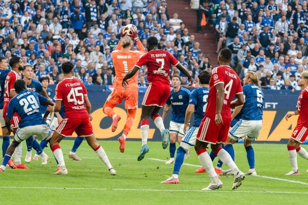 Deutschland: 1. Bundesliga 2026 2027, 2. Spieltag - FC Schalke 04 vs. FC Bayern München - 05.09.2026 - Veltins-Arena (Gelsenkirchen, Nordrhein-Westfalen) Loris Karius (Schalke 04, 1) *** Germany 1 Bundesliga 2026–2027, Matchday 2: FC Schalke 04 vs. FC Bayern Munich, September 5, 2026, Veltins Arena, Gelsenkirchen, North Rhine-Westphalia; Loris Karius, Schalke 04, 1 Copyright: xCelinaxLeiersx