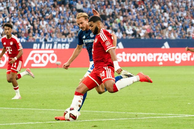 Deutschland: 1. Bundesliga 2026 2027, 2. Spieltag - FC Schalke 04 vs. FC Bayern München - 05.09.2026 - Veltins-Arena (Gelsenkirchen, Nordrhein-Westfalen) Ismael Saibari (FC Bayern München, 34) Timo Becker (Schalke 04, 5) *** Germany 1 Bundesliga 2026–2027, Matchday 2: FC Schalke 04 vs. FC Bayern Munich, September 5, 2026, Veltins Arena, Gelsenkirchen, North Rhine-Westphalia; Ismael Saibari (FC Bayern Munich), 34; Timo Becker (Schalke 04), 5 Copyright: xCelinaxLeiersx