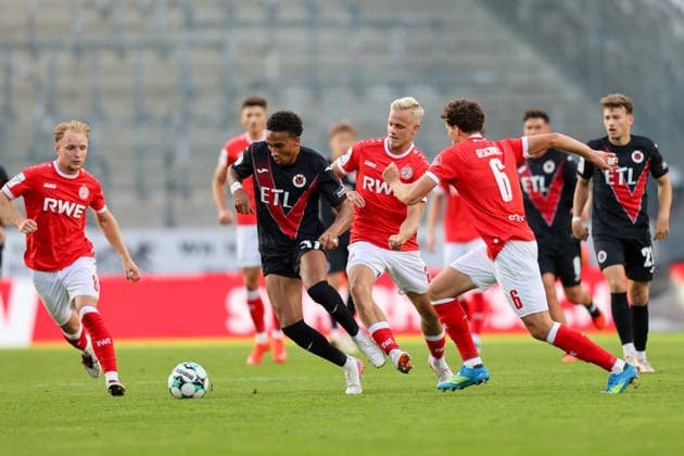 Rot Weiss Essen vs. FC Viktoria Cologne, Soccer, 3rd Division, Matchday 4, 2026–2027 Season, September 5, 2026, Noah Maboulou of Viktoria Köln in control of the ball Rot-Weiss Essen vs. FC Viktoria Köln, Soccer, 3. Liga, Matchday 4, 2026–2027 Season, September 5, 2026, Essen Copyright: xEibner-Pressefoto JavadxMohammadx EP_JMR
