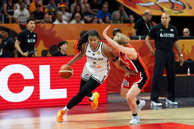 Nyara Sabally (Germany), No. 8, dribbling past Nanako Todo (Japan), No. 75, GER, Germany vs. Japan, Basketball, 2026 FIBA Women’s World Cup, Group Stage, Matchday 2, September 5, 2026, GER, Germany vs. Japan, Basketball, FIBA Women’s World Cup 2026, Group Stage, Matchday 2, September 5, 2026, Berlin Copyright: xEibner-Pressefoto MaxxVincenx EP_MVN