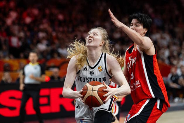 Frieda Buhner (Germany), No. 20, driving to the basket; Ramu Tokashiki (Japan), No. 10; GER, Germany vs. Japan, Basketball, 2026 FIBA Women’s World Cup, Group Stage, Matchday 2, September 5, 2026 GER, Germany vs. Japan, basketball, 2026 FIBA Women’s World Cup, group stage, Matchday 2, September 5, 2026 Berlin Copyright: xEibner-Pressefoto MaxxVincenx EP_MVN