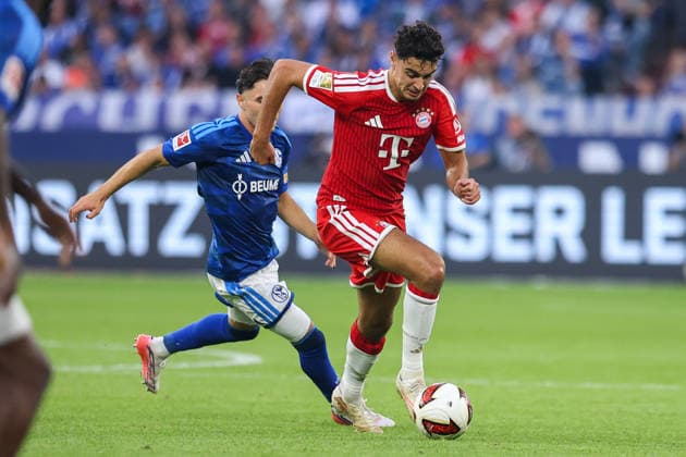 2026.09.05, xkwix, Fußball, Bundesliga, FC Schalke 04 - FC Bayern München, Veltins-Arena, 2.Spieltag, Saison 2026 2027: Aleksandar Pavlovic (FC Bayern Muenchen 45) im Zweikampf gegen Soufiane El-Faouzi (FC Schalke 04 23) DFB regulations prohibit any use of photographs as image sequences and or quasi-video. Photo: xKamilxWilkowskixPressefotoKochx Nordrhein-Westfalen Deutschland *** September 5, 2026, xkwix, Soccer, Bundesliga, FC Schalke 04 vs. FC Bayern Munich, Veltins Arena, Matchday 2, 2026–2027 Season: Aleksandar Pavlovic (FC Bayern Munich, 45) in a tackle against Soufiane El Faouzi (FC Schalke 04, 23). DFB regulations prohibit any use of photographs as image sequences and or quasi-video. Photo: xKamilxWilkowskixPressefotoKochx North Rhine-Westphalia, Germany