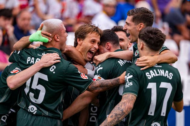 Rayo Vallecano v Real Racing Club de Santander - LaLiga EA Sports 2026 27 Sergio Canales of Racing Santander (C) celebrates his goal with his teammates during the LaLiga EA Sports 2026 27 football match between Rayo Vallecano de Madrid and Real Racing Club de Santander at Estadio Ontime Butarque on September 05, 2026 in Leganes, Spain. Leganes Estadio Ontime Butarque Madrid Spain Copyright: xAlbertoxGardinx AGardin_20260905_Foot_Liga_Rayo_Rac_0044