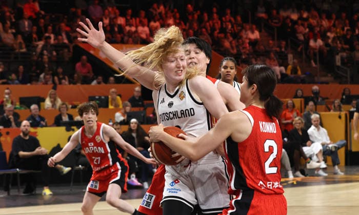 Frieda Bühner with the ball, Norika Konno in a one-on-one battle; game scene; action; sports; basketball; FIBA World Cup; World Championship; Women s World Cup; 2026–2027 season; May 9, 2026; DBB; Germany (GER) vs. Japan (JPN)