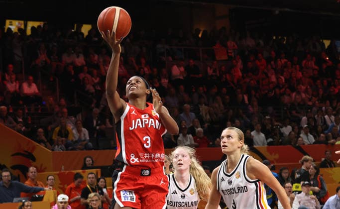 Stephanie Mawuli with the ball, Frieda Bühner, Alexandra Wilke, head-to-head battle, game action, sports, basketball, FIBA World Cup, Women s World Championship, 2026-2027 season, May 9, 2026, DBB, Germany (GER) vs. Japan (JPN)