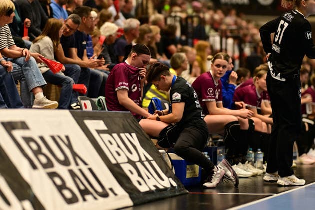 Handball I Women I 2026–2027 Season I Bundesliga I Matchday 2 I Buxtehuder SV vs. HC Leipzig I September 5, 2026 Lisa Lammich 76, HC Leipzig is injured and receiving treatment Buxtehude Halle Nord Lower Saxony Germany Copyright: xLobeca FelixxWeißbergx