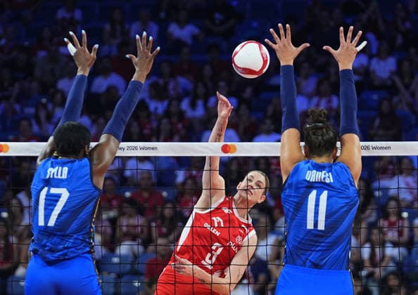 Poland v Italy - CEV EuroVolley 2026 ISTANBUL, TURKIYE - SEPTEMBER 5: Myriam Fatime Sylla (17) and Anna Danesi (11) of Italy in action against Magdalena Stysiak (3) of Poland during the CEV Women s European Volleyball Championship semifinal match between Poland and Italy at Sinan Erdem Sports Hall in Istanbul, Turkiye, on September 5, 2026. Esra Bilgin Anadolu Istanbul Turkey. Editorial use only. Please get in touch for any other usage.  Copyright: x2026xAnadoluxEsraxBilginx
