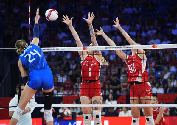 Poland v Italy - CEV EuroVolley 2026 ISTANBUL, TURKIYE - SEPTEMBER 5: Ekaterina Antropova (24) of Italy in action against Julia Szczurowska (1) of Poland during the CEV Women s European Volleyball Championship semifinal match between Poland and Italy at Sinan Erdem Sports Hall in Istanbul, Turkiye, on September 5, 2026. Esra Bilgin Anadolu Istanbul Turkey. Editorial use only. Please get in touch for any other usage.  Copyright: x2026xAnadoluxEsraxBilginx