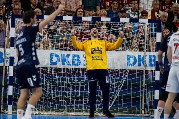 Opel HBL SG Flensburg Handewitt vs. HC Erlangen, September 5, 2026—Celebration as Benjamin Buric (No. 1) saves the ball; SG Flensburg Handewitt vs. HC Erlangen, GGW Arena, September 5, 2026 Copyright: xBEAUTIFULxSPORTS MarioxM.xKobergx