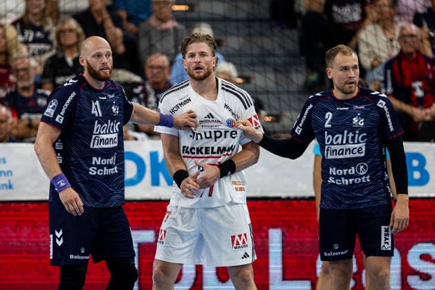 Opel HBL SG Flensburg Handewitt vs. HC Erlangen, September 5, 2026: Battle at the Circle—Arnar Freyr Arnarsson (No. 41), SG Flensburg Handewitt; Maciej Gebala (No. 77), HC Erlangen, Simon Pytlick No. 02, SG Flensburg Handewitt Opel HBL SG Flensburg Handewitt vs. HC Erlangen, GGW Arena on September 5, 2026 Copyright: xBEAUTIFULxSPORTS MarioxM.xKobergx