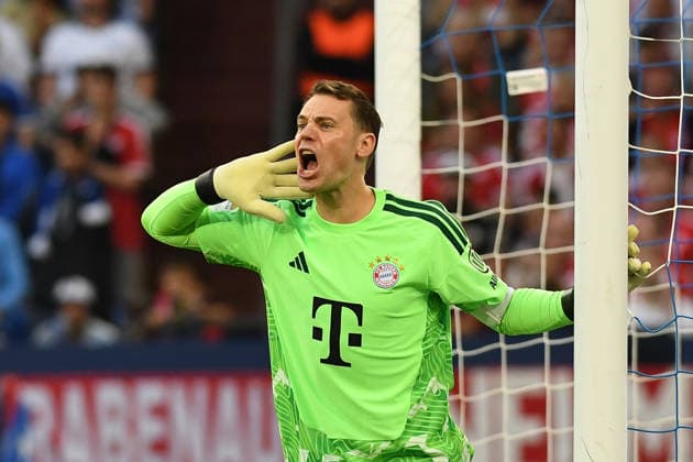 Torwart Manuel Neuer (FC Bayern Muenchen) gestikuliert, gestik waehrend des Spiels der 1. Bundesliga zwischen FC Schalke 04 und FC Bayern Muenchen, Veltins-Arena am 05. September 2026 in Gelsenkirchen, Deutschland. (Foto von Ralf Treese DeFodi Images) +++ Torwart Manuel Neuer (FC Bayern Muenchen) gestures during the Bundesliga match between FC Schalke 04 and FC Bayern Muenchen at Veltins-Arena on September 5, 2026 in Gelsenkirchen, Germany. (Photo by Ralf Treese DeFodi Images) DFB DFL REGULATIONS PROHIBIT ANY USE OF PHOTOGRAPHS AS IMAGE SEQUENCES AND OR QUASI-VIDEO. (Photo by Ralf Treese DeFodi Images) - *** Goalkeeper Manuel Neuer of FC Bayern Munich gestures during the Bundesliga match between FC Schalke 04 and FC Bayern Munich, Veltins Arena on September 5, 2026, in Gelsenkirchen, Germany Photo by Ralf Treese DeFodi Images Goalkeeper Manuel Neuer of FC Bayern Munich gestures during the Bundesliga match between FC Schalke 04 and FC Bayern Munich at Veltins Arena on September 5, 2026 in Gelsenkirchen, Germany. Photo by Ralf Treese, DeFodi Images. DFB and DFL regulations prohibit any use of photographs as image sequences and or quasi-video. Photo by Ralf Treese, DeFodi Images.