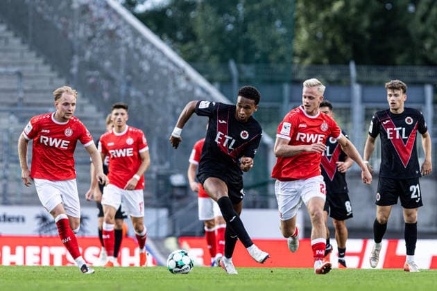 3rd Division Rot-Weiss Essen vs. FC Viktoria Köln, September 5, 2026 Noah Maboulou (FC Viktoria Köln), 37, Ben Hüning (Rot-Weiss Essen), 15, Janne Sietan, Rot-Weiss Essen, 22; 3rd Division: Rot-Weiss Essen vs. FC Viktoria Köln; Stadion an der Hafenstraße, Essen; September 5, 2026; DFL regulations prohibit any use of photographs as image sequences and or quasi-video Copyright: xBEAUTIFULxSPORTS Buriakovx
