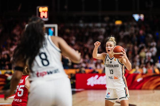 2026 FIBA Women’s Basketball World Cup: Germany vs. Japan, September 5, 2026; Leonie Fiebich (Germany, No. 13) passes to Nyara Sabally (Germany, No. 8); Basketball, FIBA Women’s Basketball World Cup 2026, Group Stage, Group A, Matchday 2: Germany vs. Japan on September 5, 2026, at the Max Schmeling Halle, Berlin Copyright: xBEAUTIFULxSPORTS Tonhäuserx