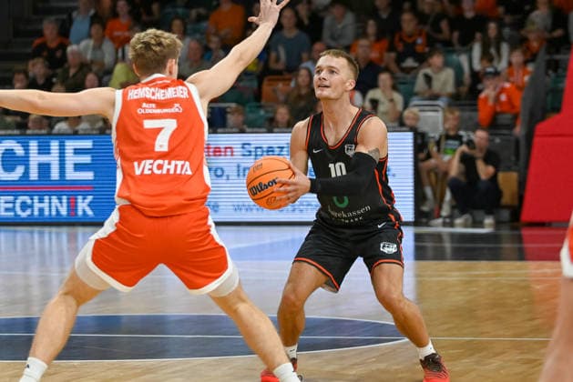 Oskar Jorgensen (Bakken Bears), 10 vs. Peter Hemschemeier (RASTA Vechta), 07 RASTA Vechta vs. Bakken Bears, Exhibition Game, 2026–2027 Season, September 5, 2026, RASTA Vechta vs. Bakken Bears, Exhibition Game, 2026–2027 Season, September 5, 2026, Vechta Copyright: xEibner-Pressefoto RobertxGertzenx EP_RGN
