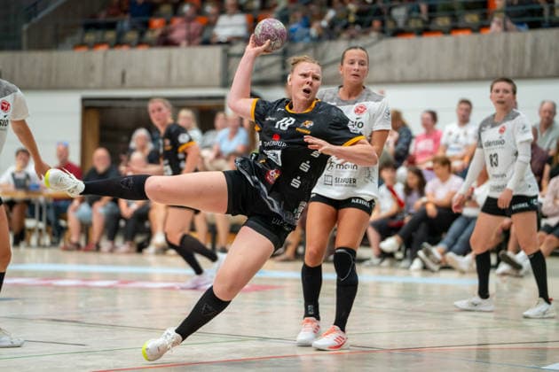 Handball Women 2026–2027 Season 2nd Bundesliga Matchday 2 VfL Waiblingen vs. HSG Freiburg September 5, 2026 Kimberly, Eileen, Gisa, 18, VfL Waiblingen Tigers take a shot at the Rundsporthalle in Waiblingen, Baden-Württemberg, Germany Copyright: xLobeca MaxxPetershansx