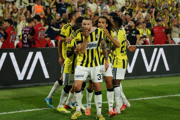 September 5, 2026, Kadikoy, Istanbul, Turkey: Milan Skriniar (C) of Fenerbahce celebrates after scoring his team s first goal during the Turkish Super League 2026 27 match between Fenerbahce and Besiktas at Sukru Saracoglu Stadium in Istanbul, Turkey, on September 5, 2026. Turkish Super League 2026 27 - Fenerbahce Vs Besiktas  - ZUMAu194 20260905_zip_u194_025 Copyright: xTolgaxUluturkx
