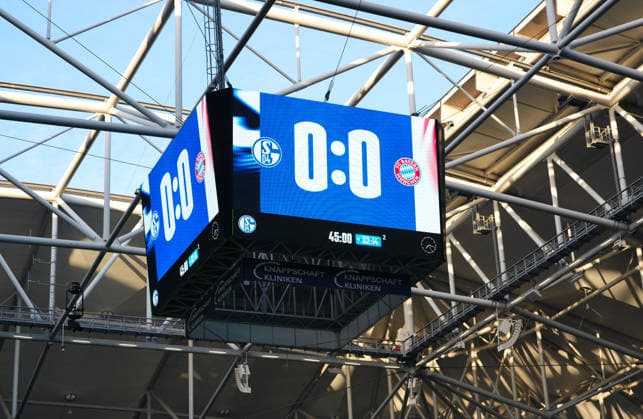 Die Videowand im Stadion zeigt zur Halbzeit den Spielstand 0:0. GER, FC Schalke 04 vs FC Bayern Muenchen, 1. Bundesliga, 2. Spieltag, Saison 2026-27, VELTINS-Arena, Gelsenkirchen, 05.09.2026 DFL REGULATIONS PROHIBIT ANY USE OF PHOTOGRAPHS AS IMAGE SEQUENCES AND OR QUASI-VIDEO GER, FC Schalke 04 vs FC Bayern Muenchen, 1. Bundesliga, 2. Spieltag, Saison 2026-27, 05.09.2026 Gelsenkirchen *** At halftime, the stadium s video wall displays the score 0–0 GER, FC Schalke 04 vs. FC Bayern Munich, Bundesliga 1, Matchday 2, 2026–27 season, VELTINS Arena, Gelsenkirchen, September 5, 2026. DFL regulations prohibit any use of photographs as image sequences and or quasi-video. GER, FC Schalke 04 vs. FC Bayern Munich, Bundesliga 1, Matchday 2, 2026–27 season, September 5, 2026, Gelsenkirchen Copyright: xEibner-Pressefoto ScottxColemanx EP_SCN