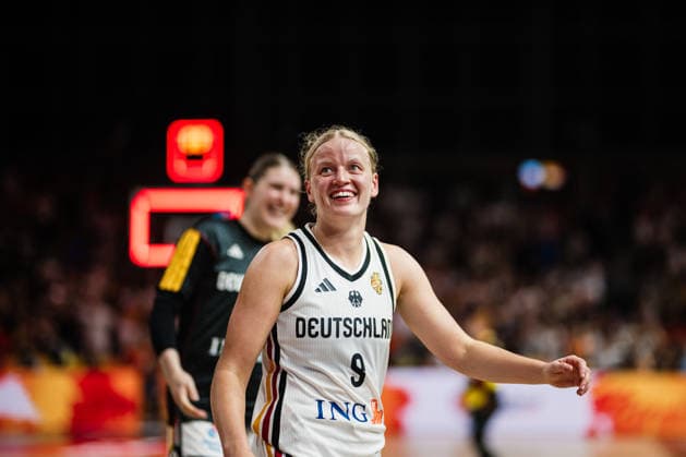 2026 FIBA Women’s Basketball World Cup: Germany vs. Japan, September 5, 2026—Emma Eichmeyer of Germany smiles at the fans during the basketball game, FIBA Women’s Basketball World Cup 2026, Group Stage, Group A, Matchday 2: Germany vs. Japan on September 5, 2026, at the Max Schmeling Halle, Berlin Copyright: xBEAUTIFULxSPORTS Tonhäuserx