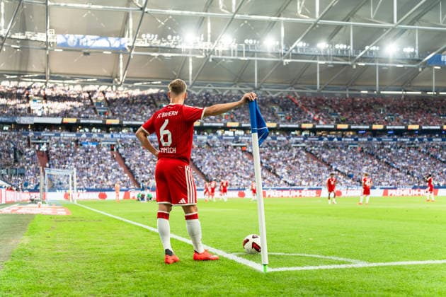 Deutschland: 1. Bundesliga 2026 2027, 2. Spieltag - FC Schalke 04 vs. FC Bayern München - 05.09.2026 - Veltins-Arena (Gelsenkirchen, Nordrhein-Westfalen) Joshua Kimmich (FC Bayern München, 6) Eckfahne *** Germany 1 Bundesliga 2026–2027, Matchday 2: FC Schalke 04 vs. FC Bayern Munich, September 5, 2026, Veltins Arena, Gelsenkirchen, North Rhine-Westphalia; Joshua Kimmich, FC Bayern Munich, 6th corner flag Copyright: xCelinaxLeiersx