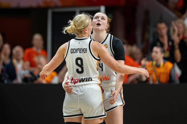 Emma Eichmeyer (Germany), 9, and Lina Sontag (Germany), 24, celebrate after the victory at the end of the game, GER, Germany vs. Japan, basketball, 2026 FIBA Women’s World Cup, group stage, Matchday 2, September 5, 2026, GER, Germany vs. Japan, Basketball, 2026 FIBA Women’s World Cup, Group Stage, Matchday 2, September 5, 2026, Berlin Copyright: xEibner-Pressefoto MaxxVincenx EP_MVN