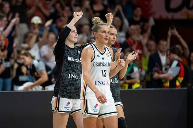 Luisa Geiselsoder (Germany), 15, Leonie Fiebich (Germany), 13, and Emily Bessoir (Germany), 22, celebrate after the victory at the end of the game, GER, Germany vs. Japan, basketball, 2026 FIBA Women’s World Cup, group stage, Matchday 2, September 5, 2026, GER, Germany vs. Japan, Basketball, 2026 FIBA Women’s World Cup, Group Stage, Matchday 2, September 5, 2026, Berlin Copyright: xEibner-Pressefoto MaxxVincenx EP_MVN