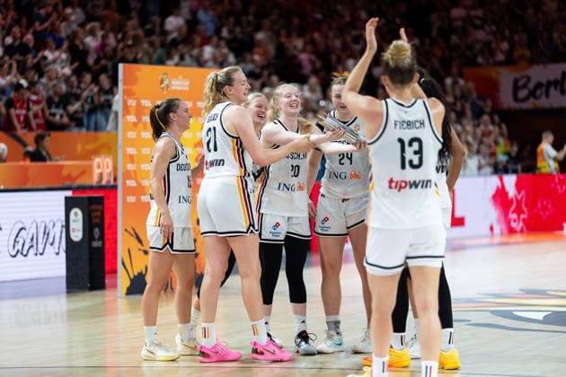 German team celebrates after victory at the end of the game; Marie Guelich (Germany), 21; Emma Eichmeyer (Germany), 09; Frieda Buhner (Germany), 20; Lina Sontag (Germany), 24, Leonie Fiebich (Germany), 13, GER, Germany vs. Japan, Basketball, 2026 FIBA Women’s World Cup, Group Stage, Matchday 2, September 5, 2026, GER, Germany vs. Japan, Basketball, 2026 FIBA Women s World Cup, Group Stage, Matchday 2, September 5, 2026, Berlin Copyright: xEibner-Pressefoto MaxxVincenx EP_MVN